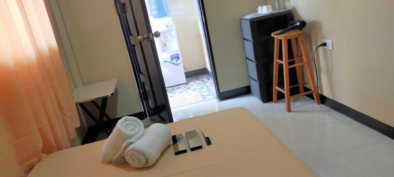 Havenly Guesthouse And Body Massage Spa Moalboal Esterno foto