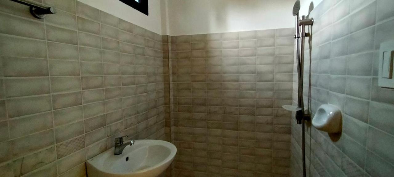 Havenly Guesthouse And Body Massage Spa Moalboal Esterno foto