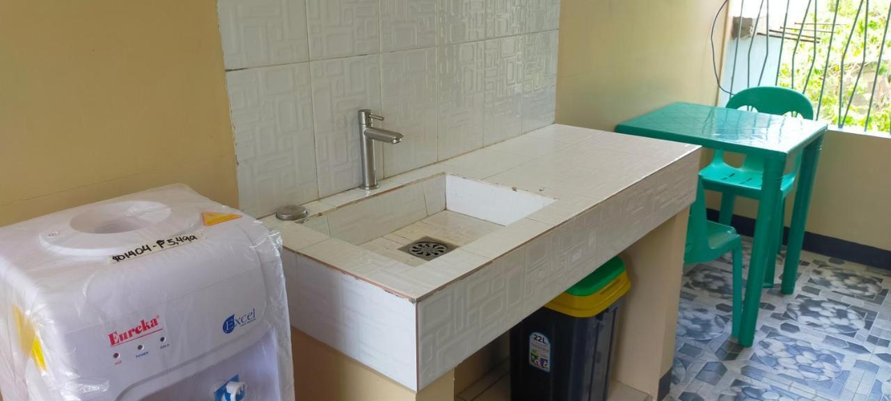 Havenly Guesthouse And Body Massage Spa Moalboal Esterno foto