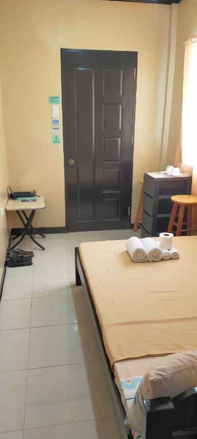 Havenly Guesthouse And Body Massage Spa Moalboal Esterno foto